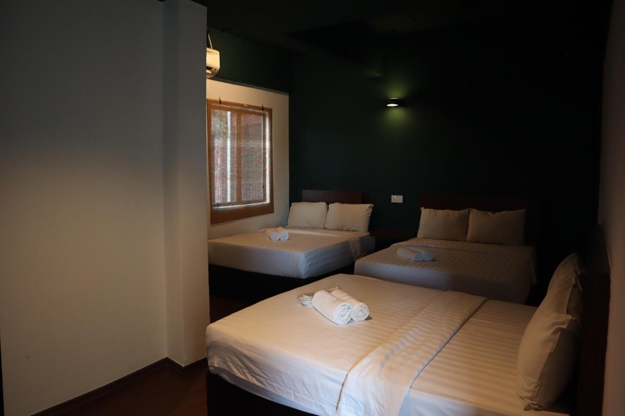 Room V At Kluang Parade Near Bus Stop Keluang Exteriér fotografie